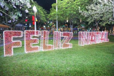 Centenas de pessoas acompanharam a Abertura do Natal em Laranjeiras do Sul